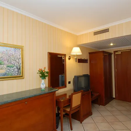 Hotel Mir