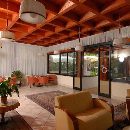 Hotel Mir 3*