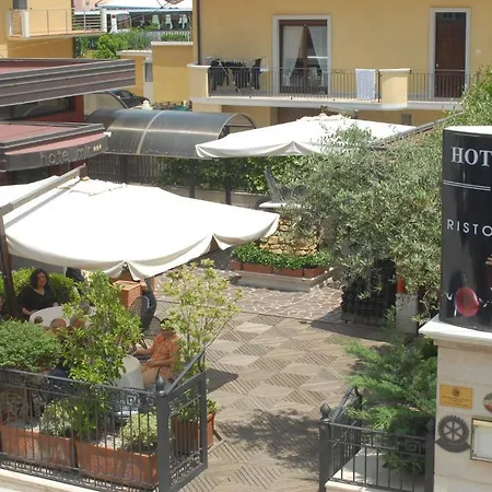 Mir Hotel 3*