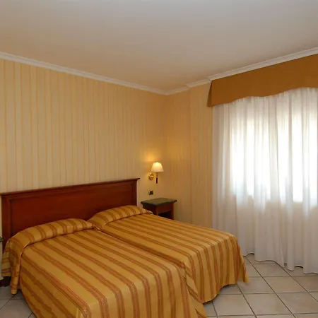 Hotel Mir